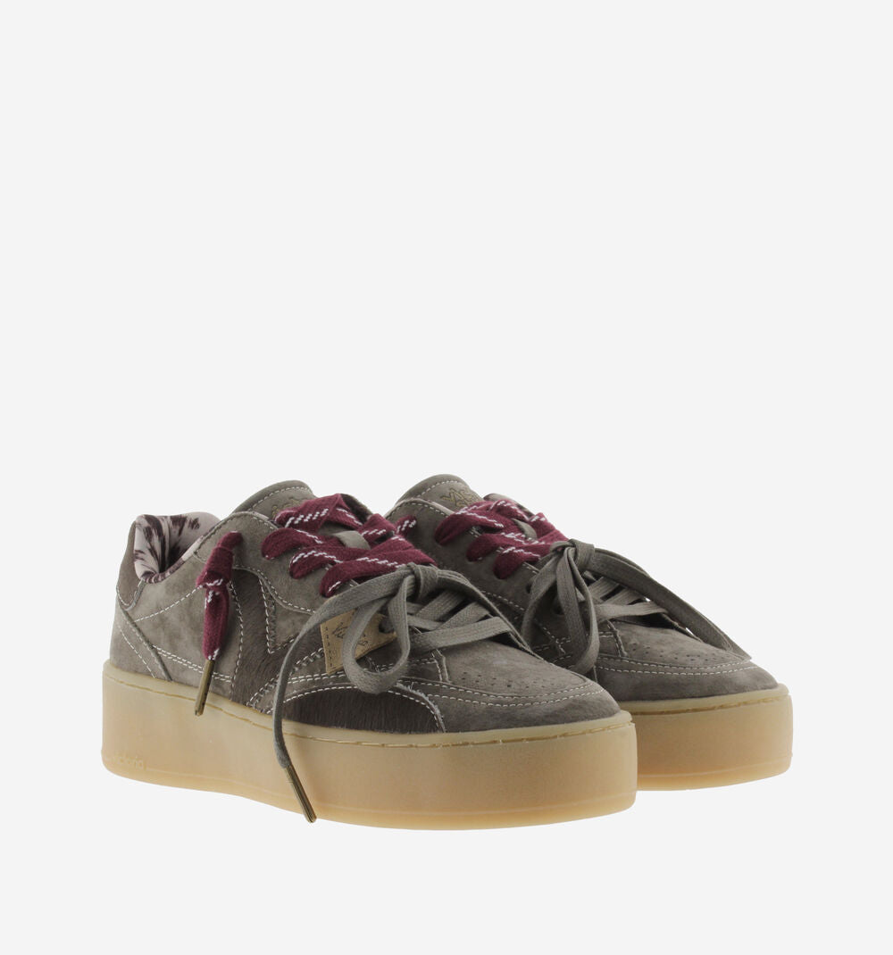 TURIN CAMOSCIO & DETTAGLI
Sneaker con plateau per donna con doppio laccio
1265105