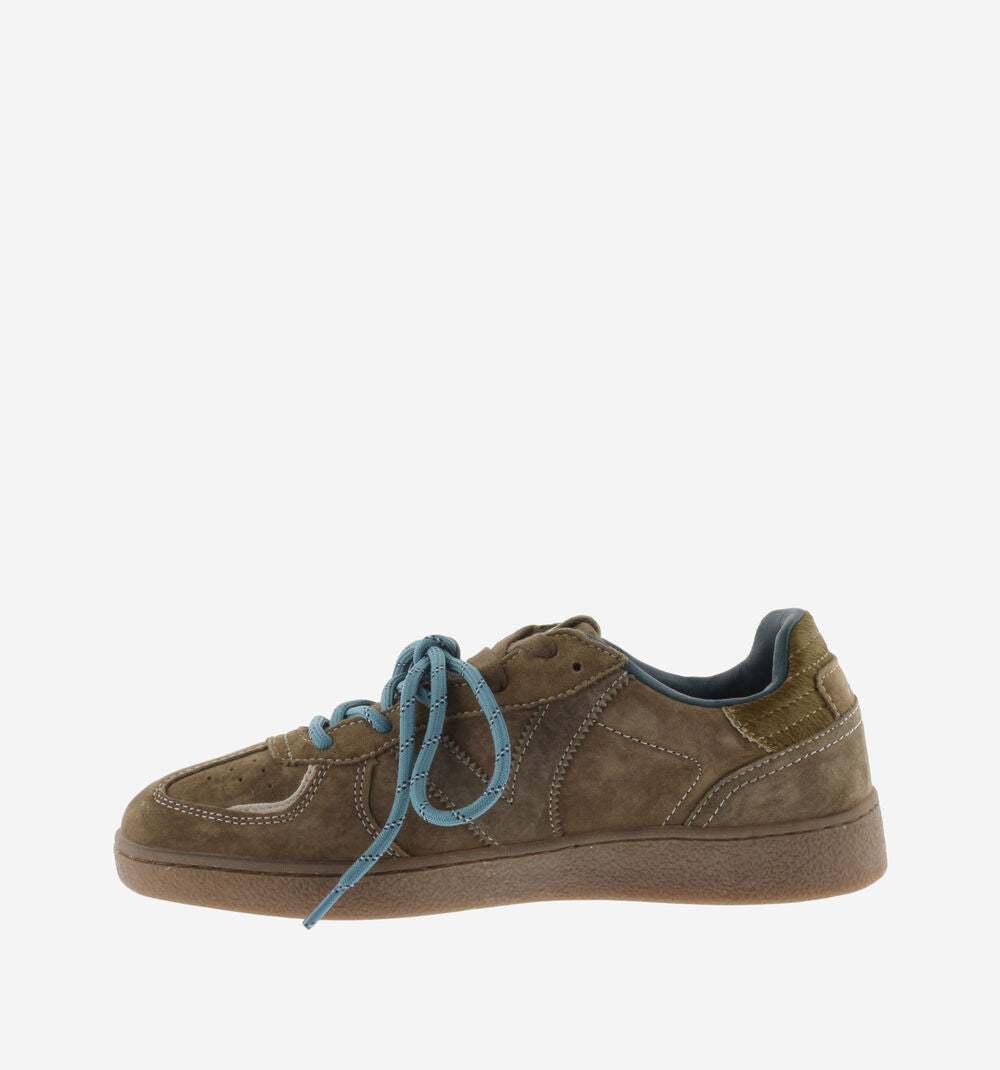 LONDRES SUEDE
Sneaker da donna con doppio laccio e suola caramello
1267100